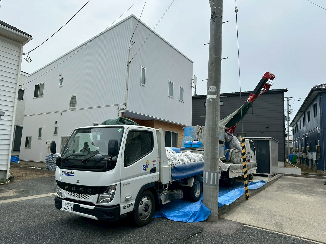 富山県高岡市伏木自動車様